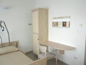 camera-da-letto-singola-hospice-cure-palliative-assistenza-affidabilità-fondazione-menotti-bassani